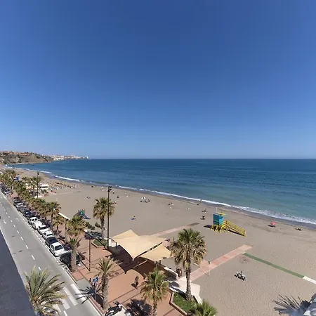 Front Row Penthouse On Carvajal Apartment