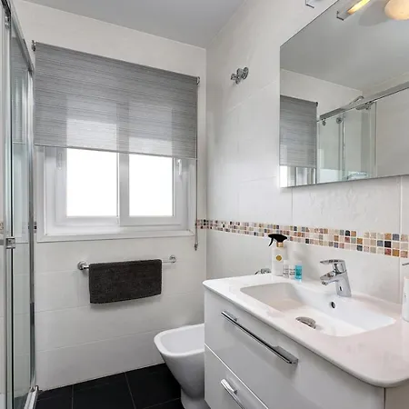 Apartment Front Row Penthouse On Carvajal *