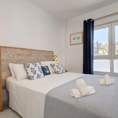Front Row Penthouse On Carvajal Apartment