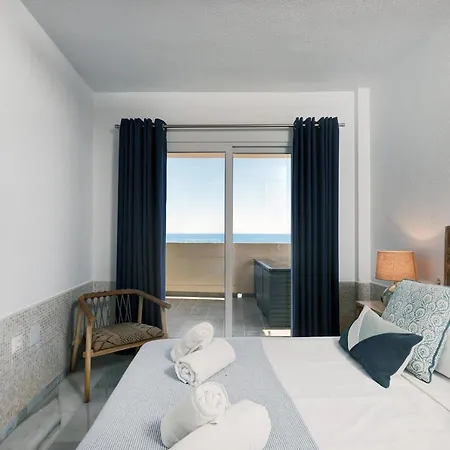 Apartment Front Row Penthouse On Carvajal *