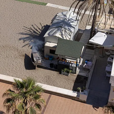 Front Row Penthouse On Carvajal Apartment *