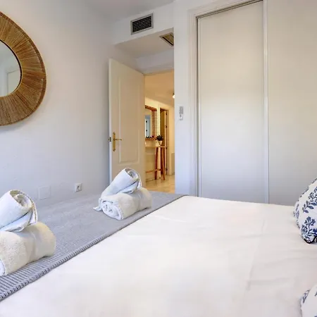 Front Row Penthouse On Carvajal Фуэнхирола