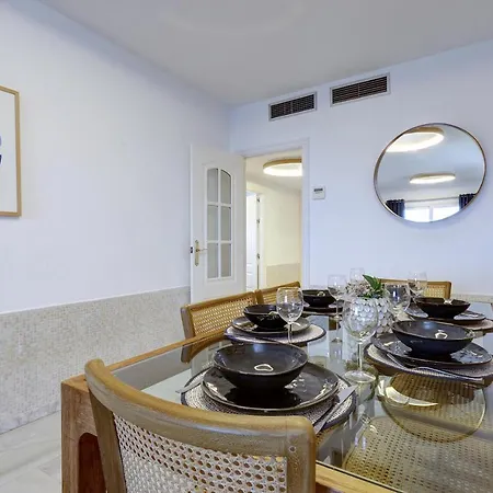 Апартаменты Front Row Penthouse On Carvajal Фуэнхирола